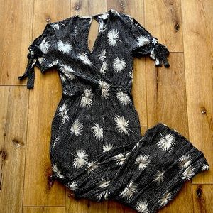 Billabong romper size L